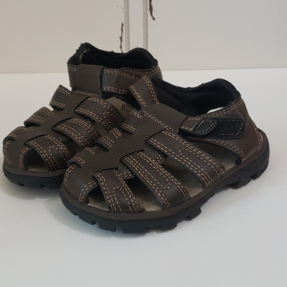 Brand new Size 7 toddler sandals